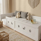 Lit Montessori au Sol Enfant en Bois Massif avec Barrière et Porte – Design Scandinave